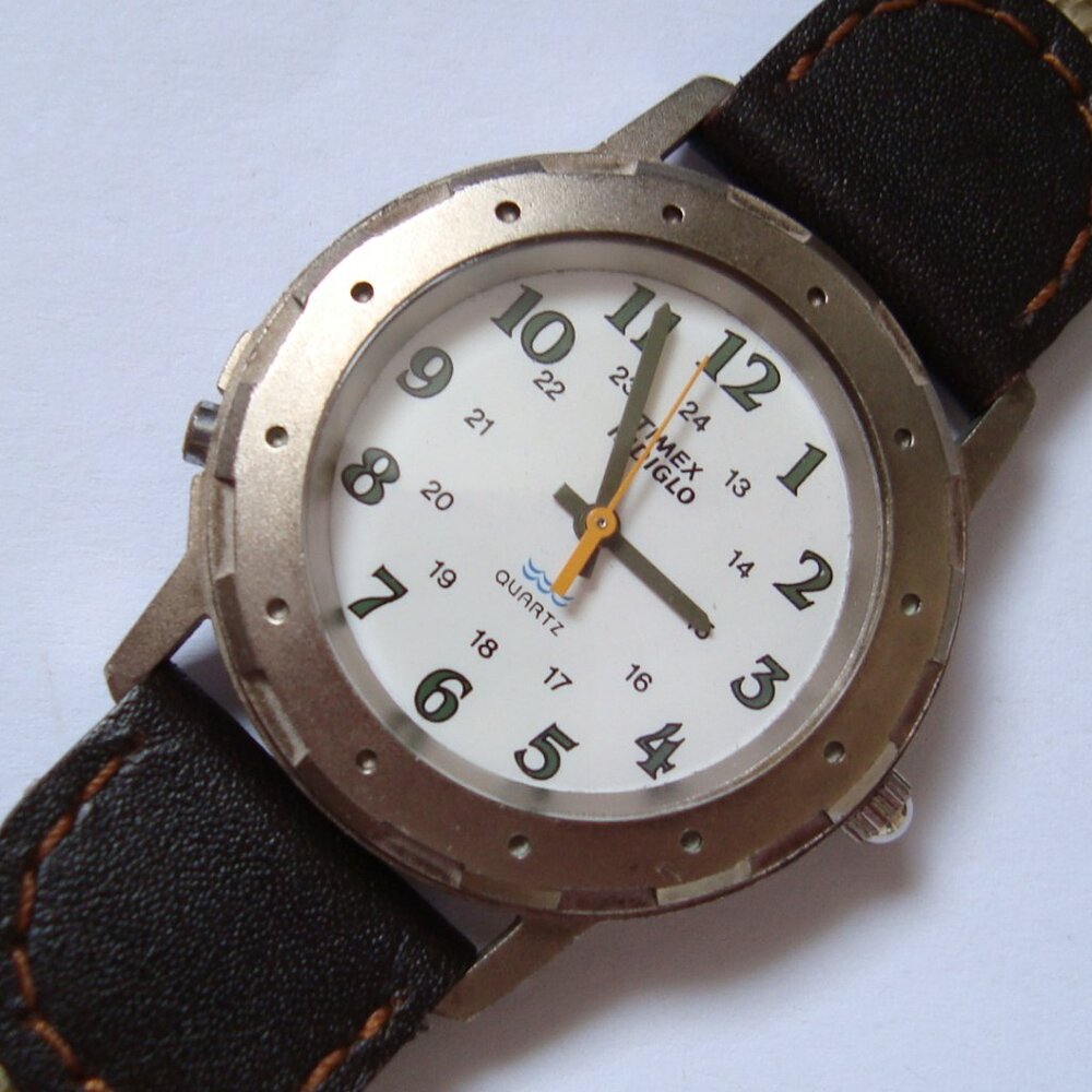 VINTAGE TIMEX INDIGLO  24H DIAL BOY SIZE,NEW BATTERY,RUN GREAT